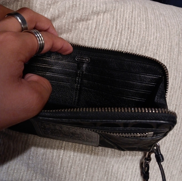 Y2k Coach Poppy Black On Black Logo Wallet - Picture 6 of 6